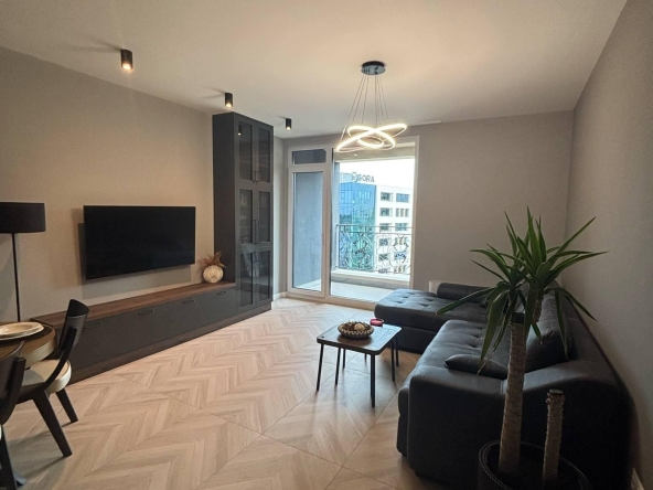 Дава се под наем Двустаен апартамент в София, Кръстова вада - 77 кв.м за 970 € - Снимка #1