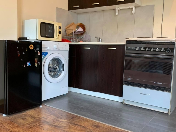 Дава се под наем Двустаен апартамент в Бургас, Меден рудник - зона Д - 45 кв.м за 280.5 € - Снимка #1