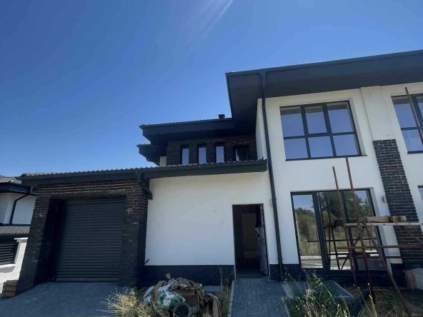 Къща в с. Марково, Област Пловдив - 320 кв.м за 938 €/кв.м - Снимка #1