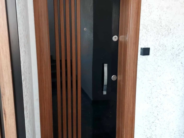 Тристаен апартамент в Хасково, Бадема - 101 кв.м за 1139 €/кв.м - Снимка #1