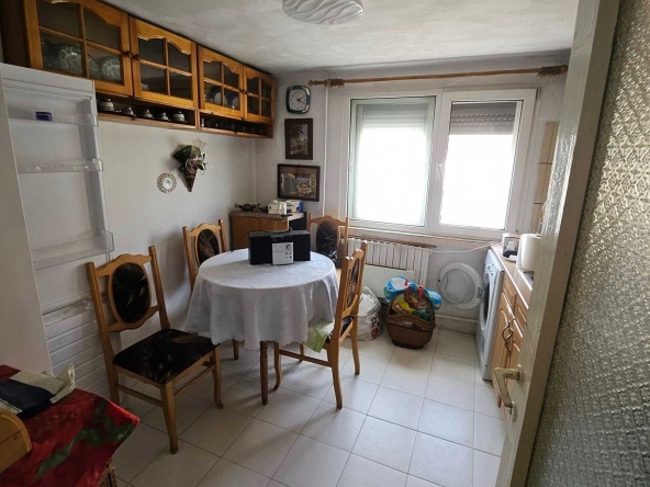 Тристаен апартамент в Казанлък - 90 кв.м за 1190 €/кв.м - Снимка #1