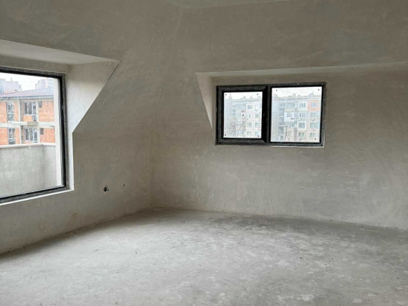 Двустаен апартамент в Айтос - 66 кв.м за 857 €/кв.м - Снимка #1