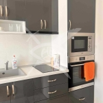 Дава се под наем Тристаен апартамент в Варна, Гръцка махала - 68 кв.м за 750 € - Снимка #1