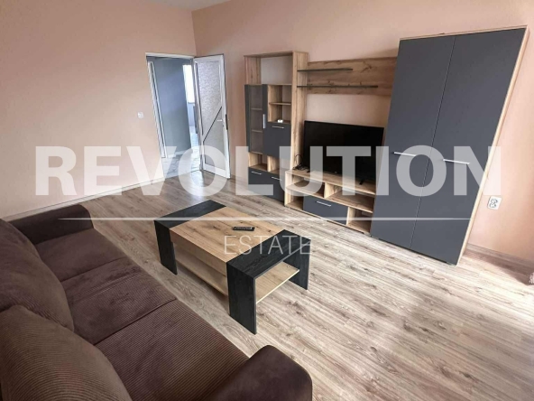 Дава се под наем Тристаен апартамент в Варна, Автогара - 70 кв.м за 600 € - Снимка #1