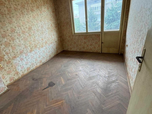 Четиристаен апартамент в Казанлък - 114 кв.м за 1208 €/кв.м - Снимка #1