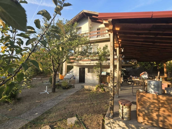 Къща в София, 7-ми 11-ти километър - 150 кв.м за 1300 €/кв.м - Снимка #1