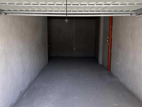 Дава се под наем Гараж / Паркомясто в София, Дървеница - 45 кв.м за 250 € - Снимка #1