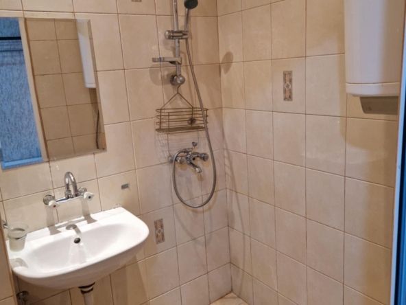 Дава се под наем Едностаен апартамент в Казанлък - 46 кв.м за 204 € - Снимка #1