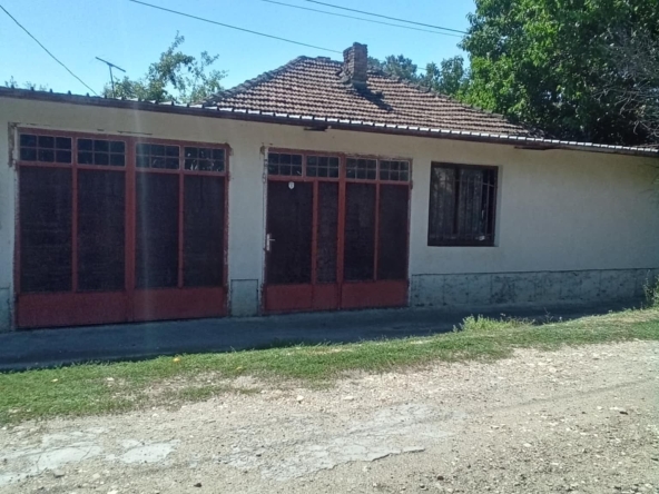 Къща в с. Ясен, Област Плевен - 70 кв.м за 1329 €/кв.м - Снимка #1