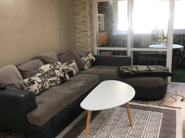 Дава се под наем Тристаен апартамент в Пловдив, Младежки Хълм - 120 кв.м за 400 € - Снимка #1