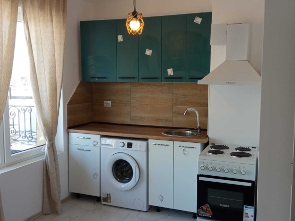 Дава се под наем Едностаен апартамент в Пловдив, Кършияка - 40 кв.м за 285 € - Снимка #1