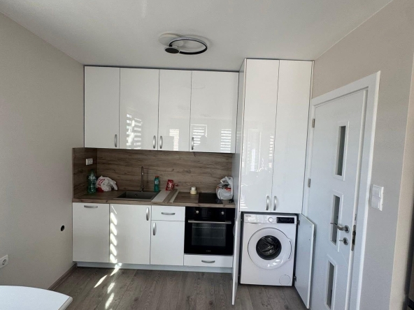 Дава се под наем Двустаен апартамент в Пловдив, Остромила - 60 кв.м за 506 € - Снимка #1