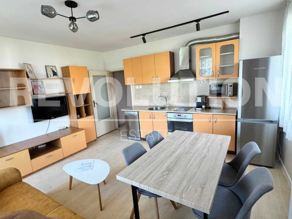 Дава се под наем Тристаен апартамент в Пловдив, Южен - 75 кв.м за 450 € - Снимка #1