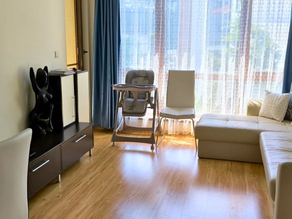 Дава се под наем Двустаен апартамент в Варна, м-т Траката - 55 кв.м за 511 € - Снимка #1