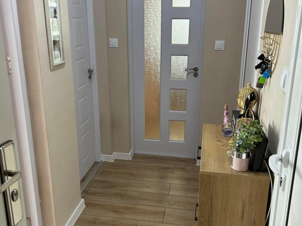 Двустаен апартамент в Добрич, Дружба 1 - 70 кв.м за 948 €/кв.м - Снимка #1