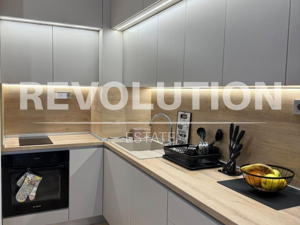 Дава се под наем Двустаен апартамент в Варна, Възраждане 1 - 68 кв.м за 730 € - Снимка #1