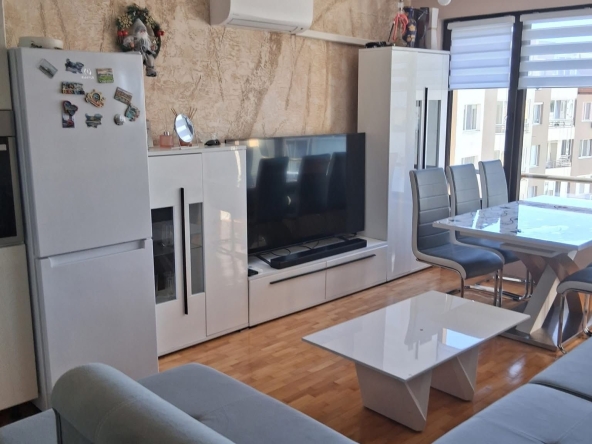 Дава се под наем Двустаен апартамент в Бургас, Меден рудник - зона Б - 55 кв.м за 500 € - Снимка #1