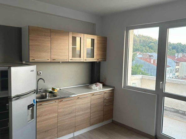 Тристаен апартамент в Благоевград, Широк център - 92 кв.м за 1631 €/кв.м - Снимка #1