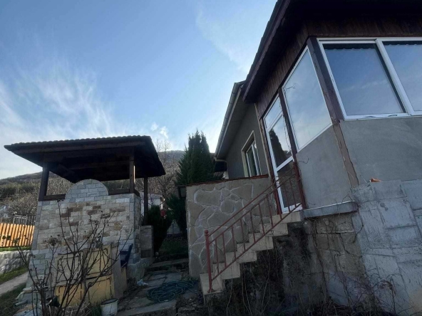 Къща в Търговище, Вилна зона - 70 кв.м за 911 €/кв.м - Снимка #1