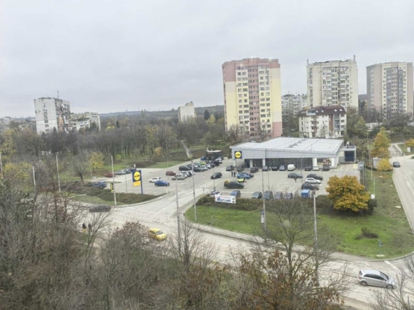 Двустаен апартамент в Плевен, Идеален център - 62 кв.м за 1162 €/кв.м - Снимка #1