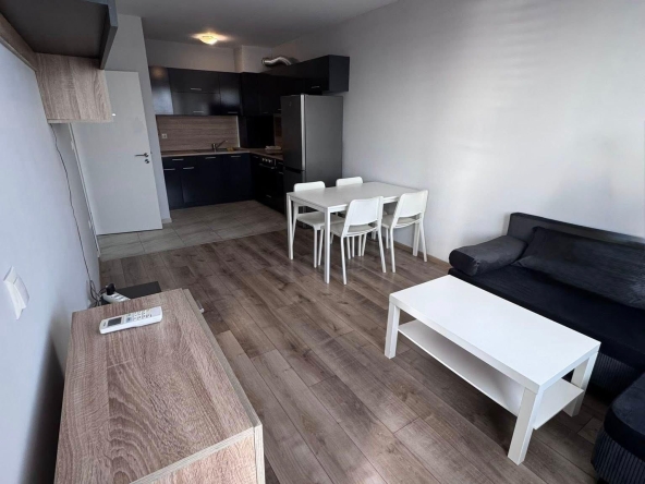 Дава се под наем Двустаен апартамент в Варна, м-т Пчелина - 60 кв.м за 420 € - Снимка #1