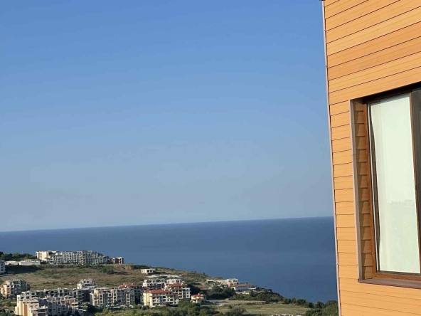 Дава се под наем Двустаен апартамент в Бяла - 50 кв.м за 280.5 € - Снимка #1