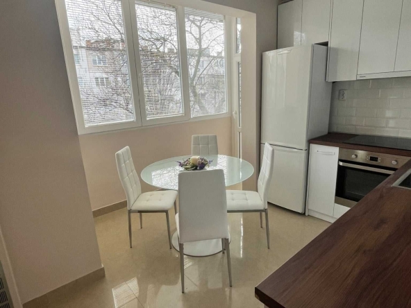 Дава се под наем Двустаен апартамент в София, Гоце Делчев - 67 кв.м за 484.5 € - Снимка #1