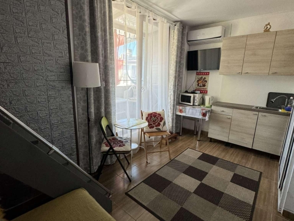 Дава се под наем Едностаен апартамент в Варна, Окръжна болница - 20 кв.м за 450 € - Снимка #1