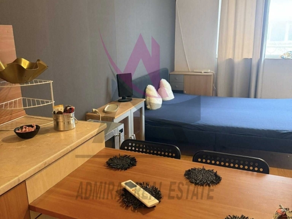 Дава се под наем Едностаен апартамент в Варна, Център - 40 кв.м за 357 € - Снимка #1