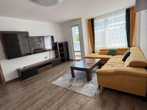 Дава се под наем Тристаен апартамент в Пловдив, Кършияка - 120 кв.м за 663 € - Снимка #1