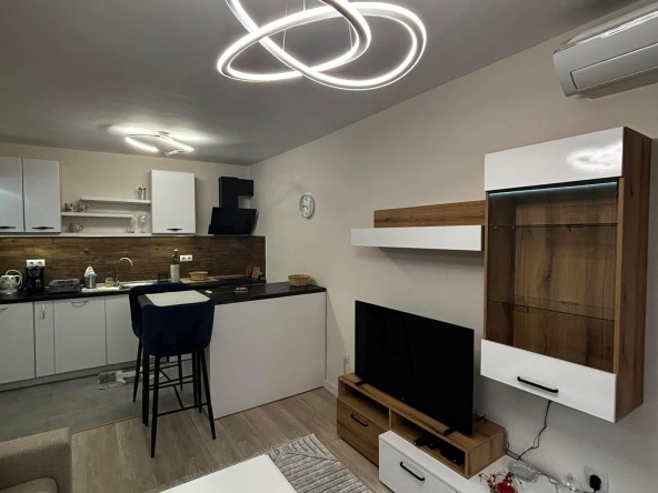 Дава се под наем Двустаен апартамент в София, Център - 50 кв.м за 698.19 € - Снимка #1