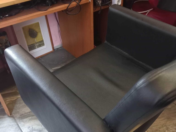 Дава се под наем Магазин в София, Център - 25 кв.м за 178.5 € - Снимка #1