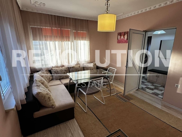 Дава се под наем Етаж от къща в Варна, Цветен квартал - 65 кв.м за 468.69 € - Снимка #1