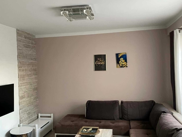 Тристаен апартамент в Попово - 86 кв.м за 567 €/кв.м - Снимка #1