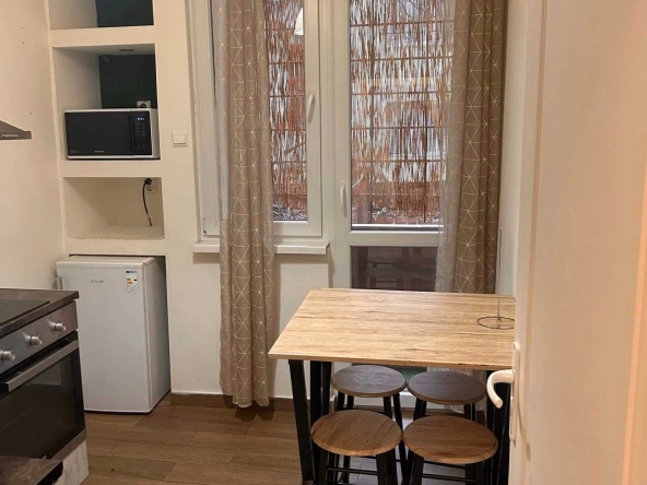 Дава се под наем Тристаен апартамент в София, Център - 60 кв.м за 550 € - Снимка #1