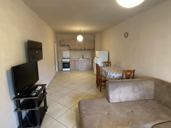 Дава се под наем Двустаен апартамент в Варна, Погреби - 70 кв.м за 498.27 € - Снимка #1
