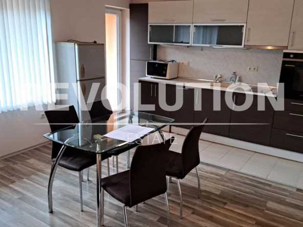 Дава се под наем Двустаен апартамент в Варна, Гръцка махала - 70 кв.м за 548.25 € - Снимка #1