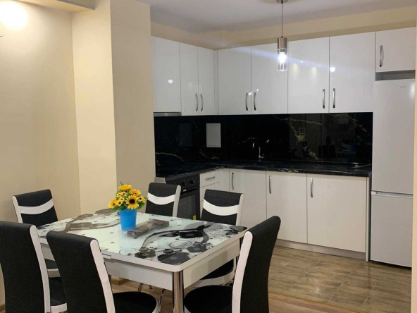 Дава се под наем Тристаен апартамент в Пловдив, Съдийски - 100 кв.м за 328.95 € - Снимка #1