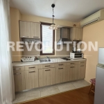 Дава се под наем Двустаен апартамент в к.к. Св.Св. Константин и Елена - 60 кв.м за 498.27 € - Снимка #1