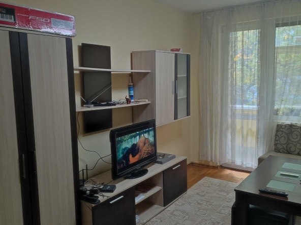 Дава се под наем Двустаен апартамент в Варна, Цветен квартал - 62 кв.м за 548.25 € - Снимка #1