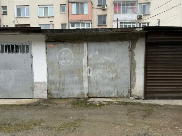 Гараж / Паркомясто в Карлово - 18 кв.м за 624 €/кв.м - Снимка #1