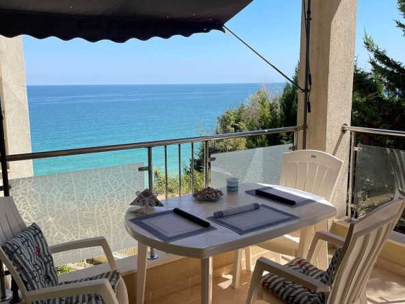 Тристаен апартамент в Бяла - 111 кв.м за 1082 €/кв.м - Снимка #1