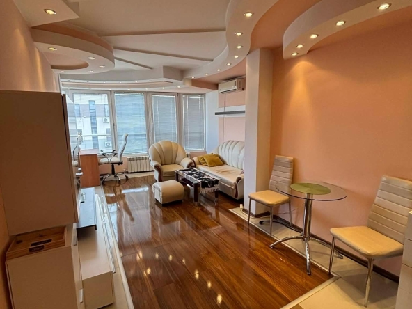 Дава се под наем Двустаен апартамент в София, Зона Б-18 - 67 кв.м за 598.23 € - Снимка #1