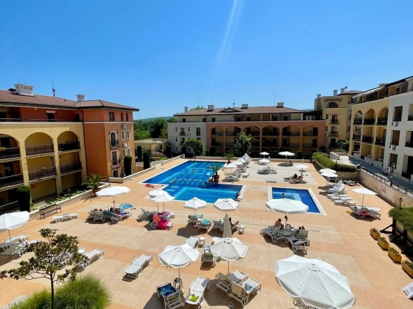 Тристаен апартамент в Обзор - 110 кв.м за 964 €/кв.м - Снимка #1