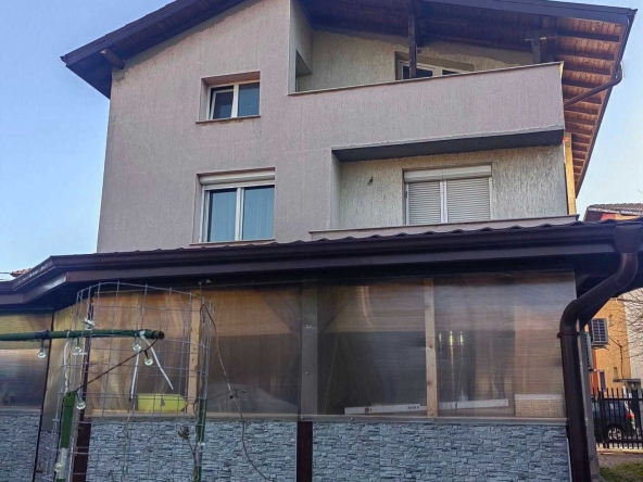 Къща в София, Левски - 250 кв.м за 918 €/кв.м - Снимка #1