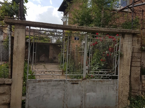 Къща в Казанлък - 128 кв.м за 916 €/кв.м - Снимка #1