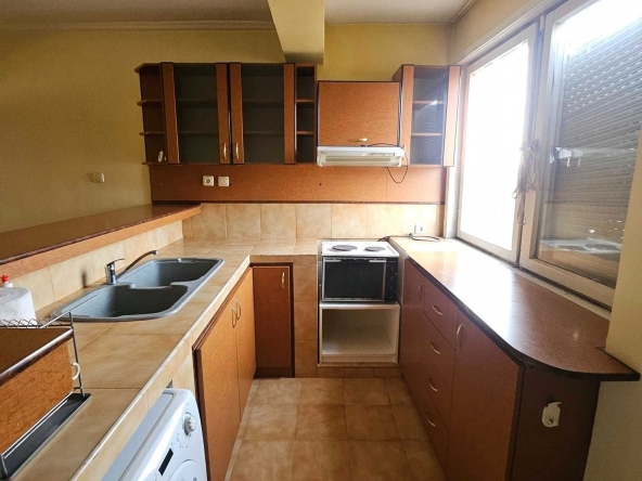 Тристаен апартамент в Казанлък - 83 кв.м за 658 €/кв.м - Снимка #1