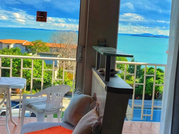 Дава се под наем Двустаен апартамент в Свети Влас - 64 кв.м за 648.21 € - Снимка #1