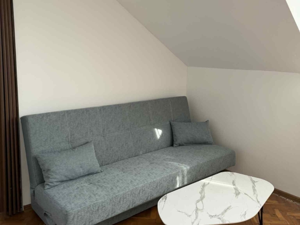 Дава се под наем Тристаен апартамент в София, Център - 92 кв.м за 796.62 € - Снимка #1