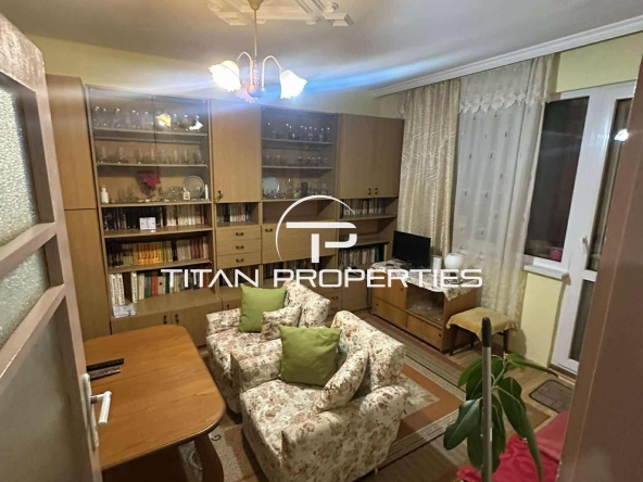 Дава се под наем Двустаен апартамент в Варна, Център - 60 кв.м за 448.8 € - Снимка #1